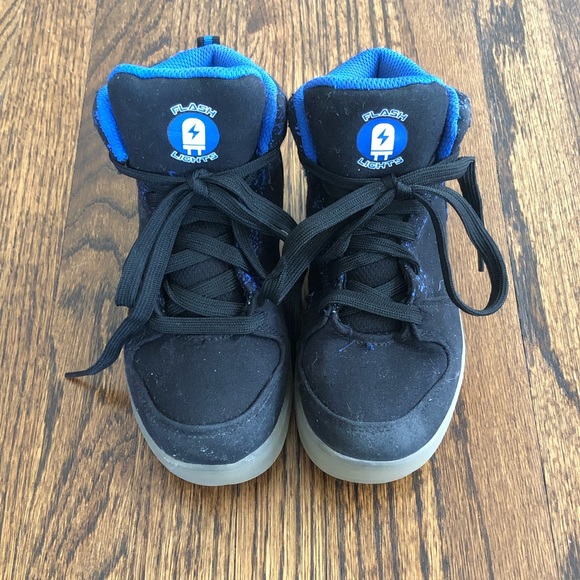 Sneakers - Picture 1 of 6